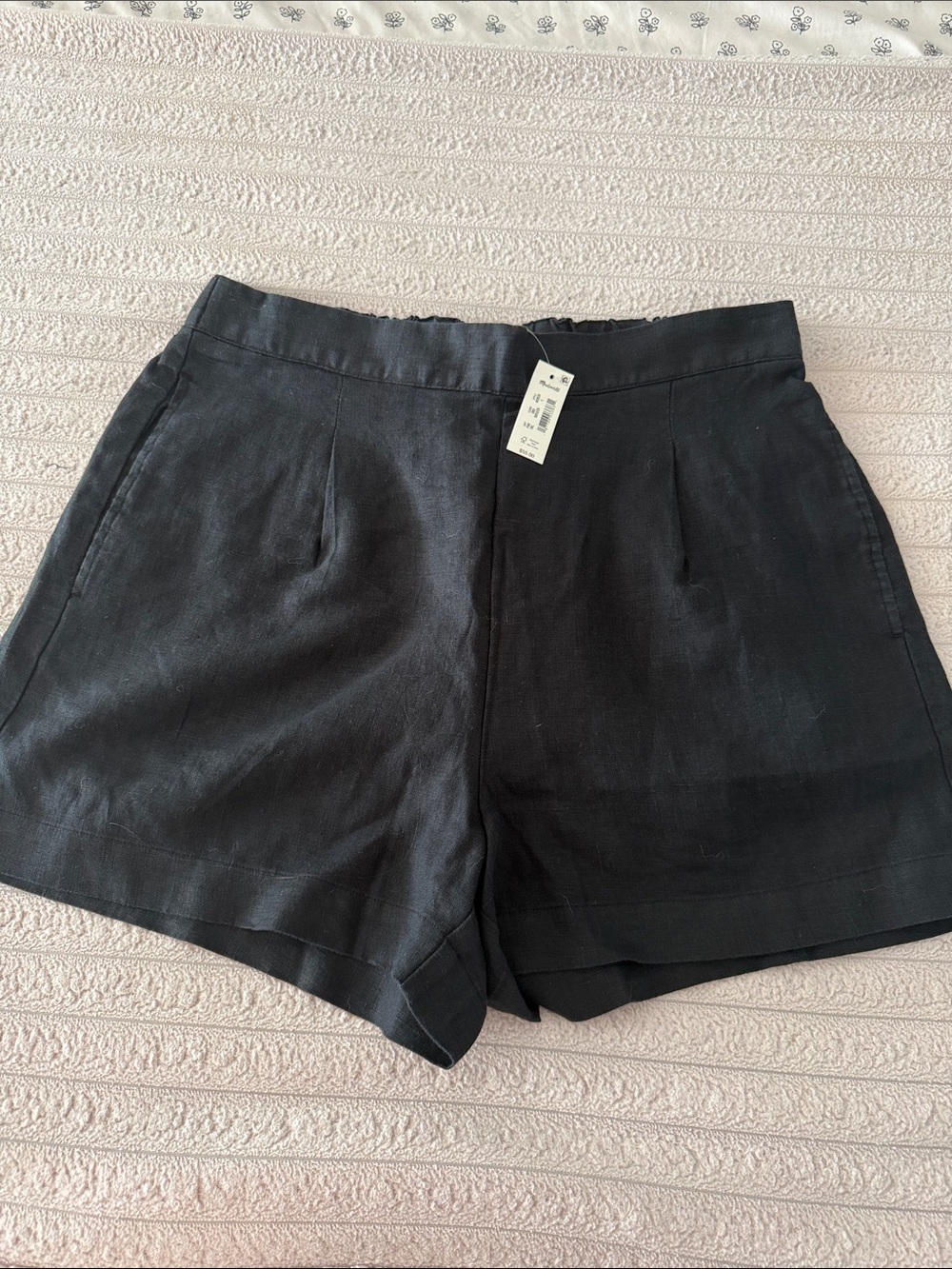 Madewell Black Tailored Pleat Front Linen-Blend Shorts